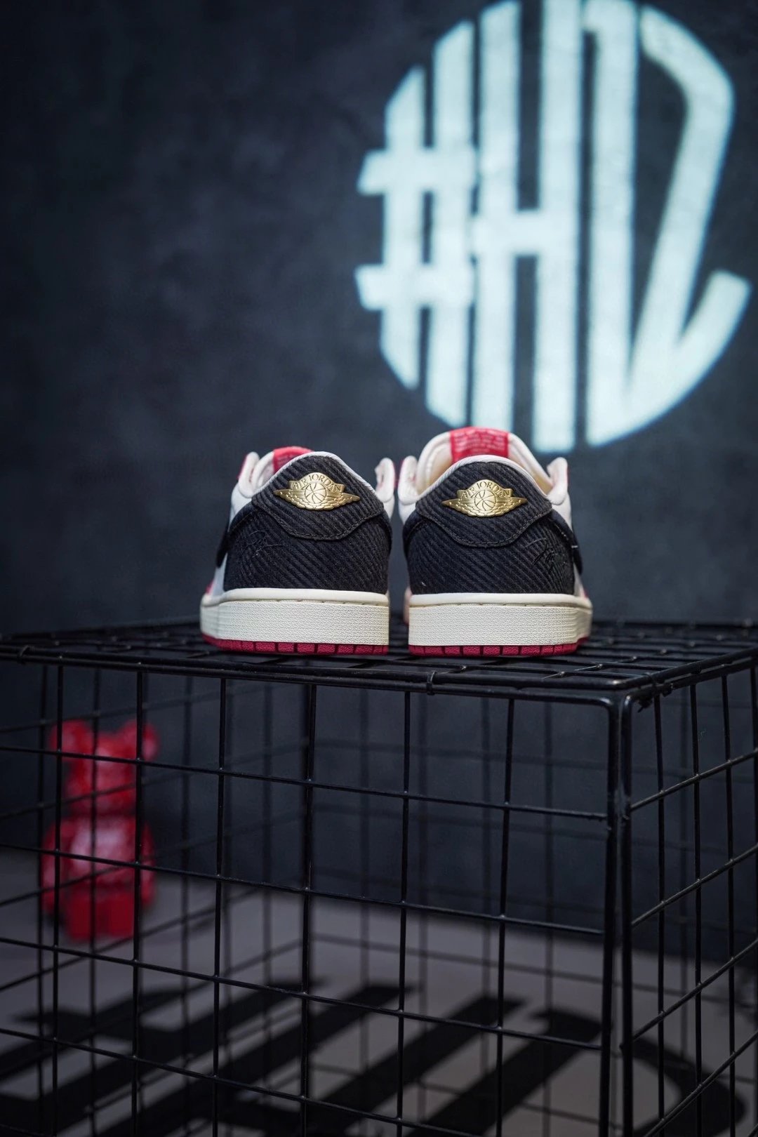 Sala de Troféus x Air Jordan 1 Low