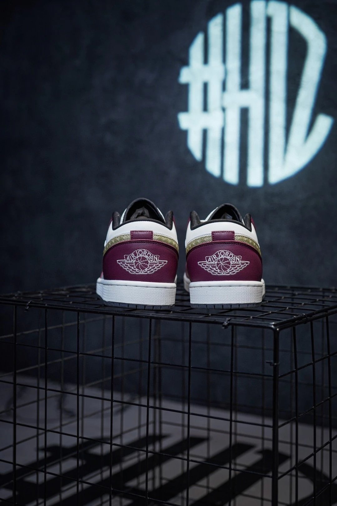 Jordan 1 low "Ano do Dragão" Pena de Ouro Branco-Vermelho-Amarelo