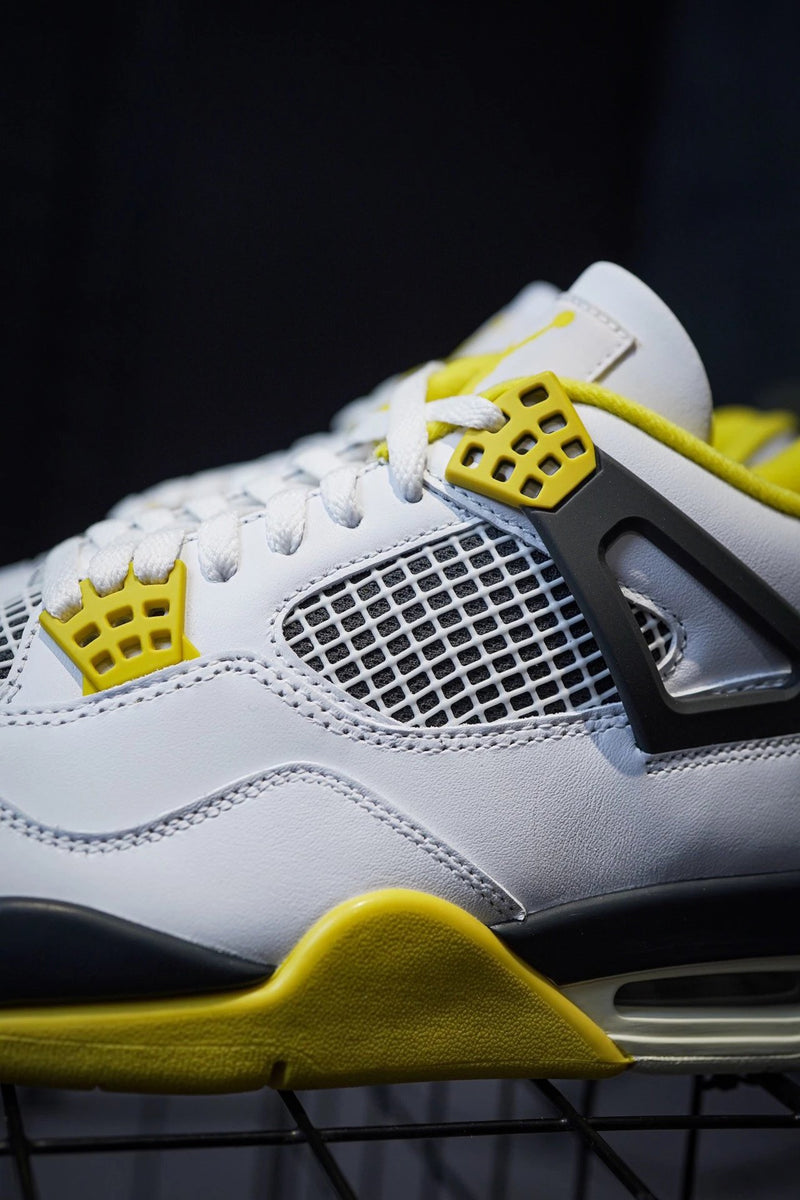 Jordan 4 "Vivid SuIfur" Branco & Amarelo