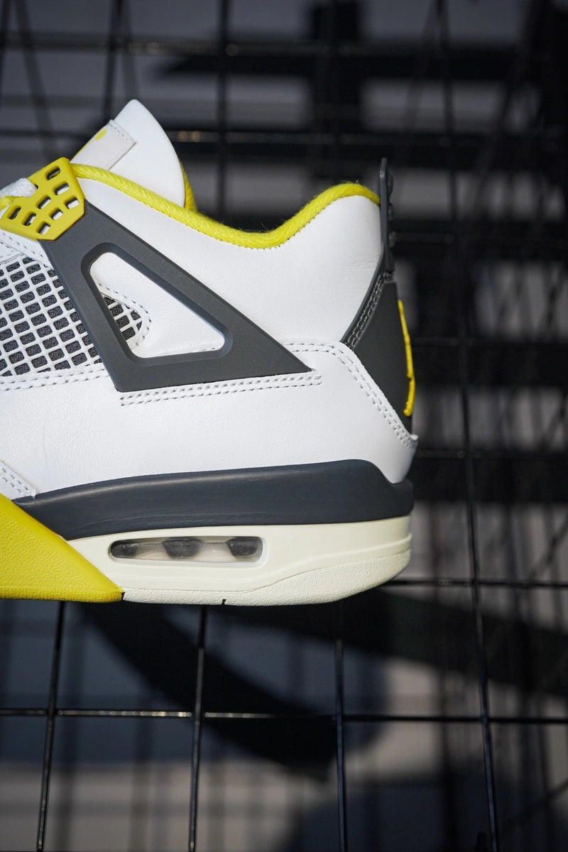 Jordan 4 "Vivid SuIfur" Branco & Amarelo