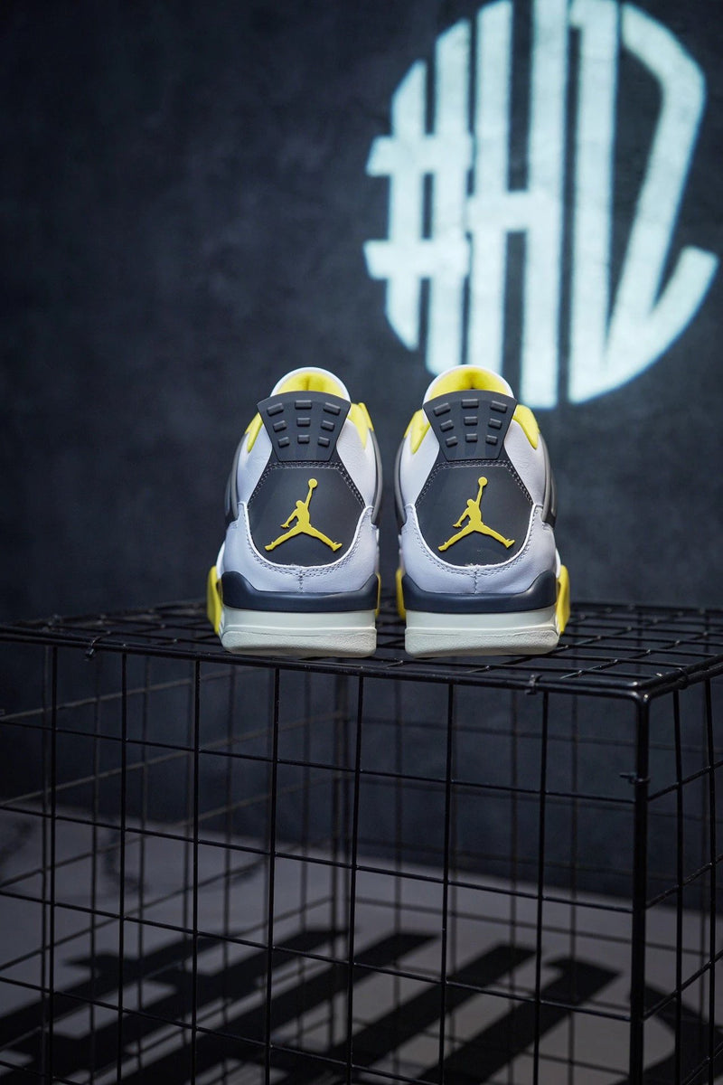 Jordan 4 "Vivid SuIfur" Branco & Amarelo