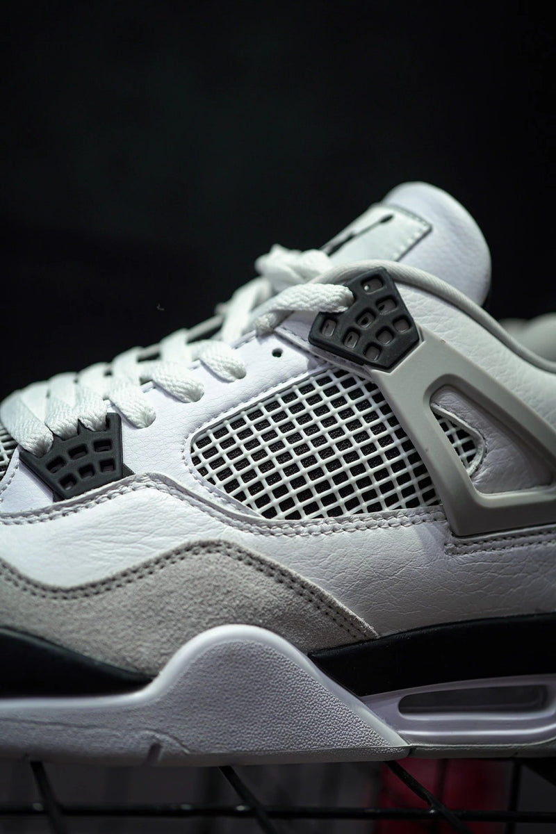 Air Jordan 4 "Military Black" Little White Cement