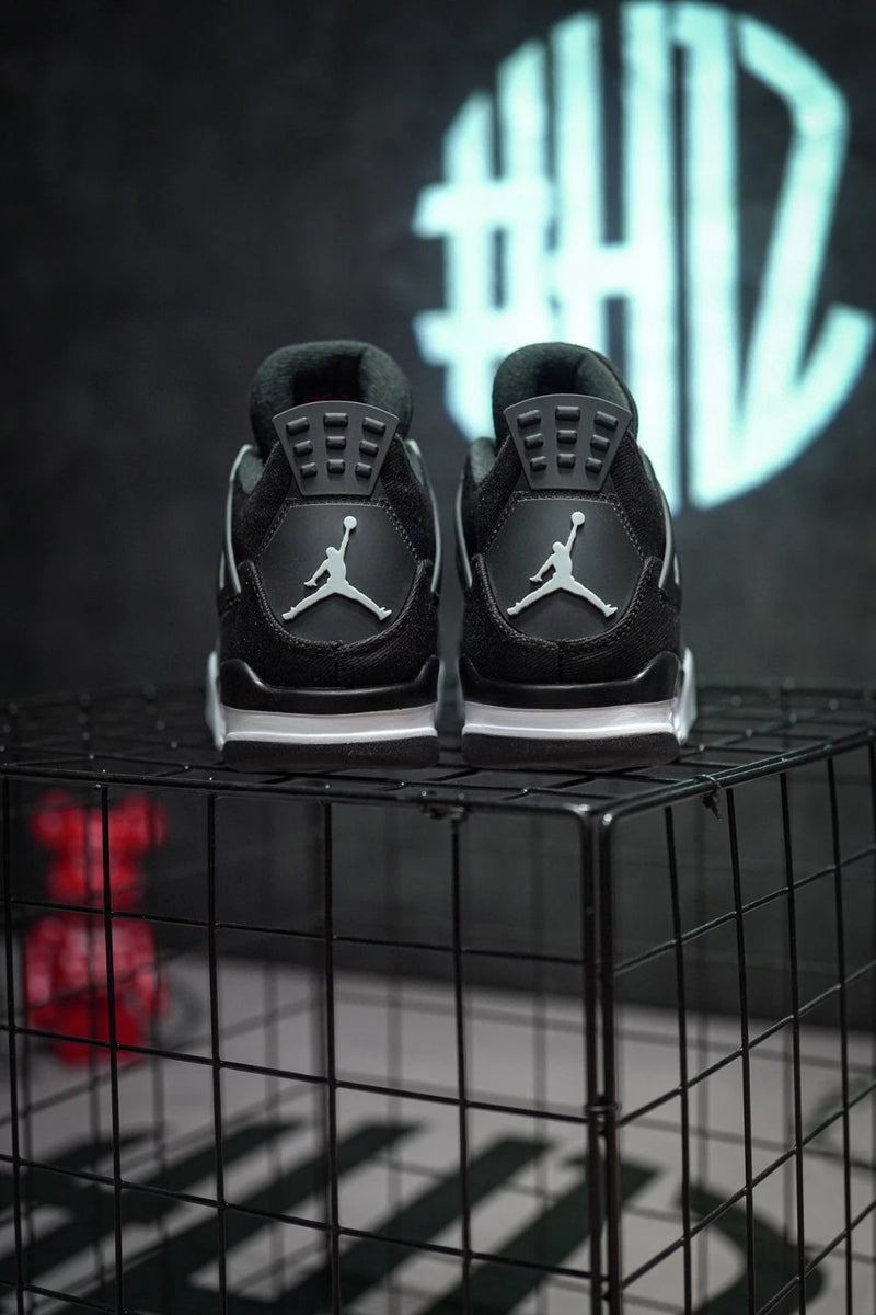 Jordan 4 Retrô "Lona Preta"