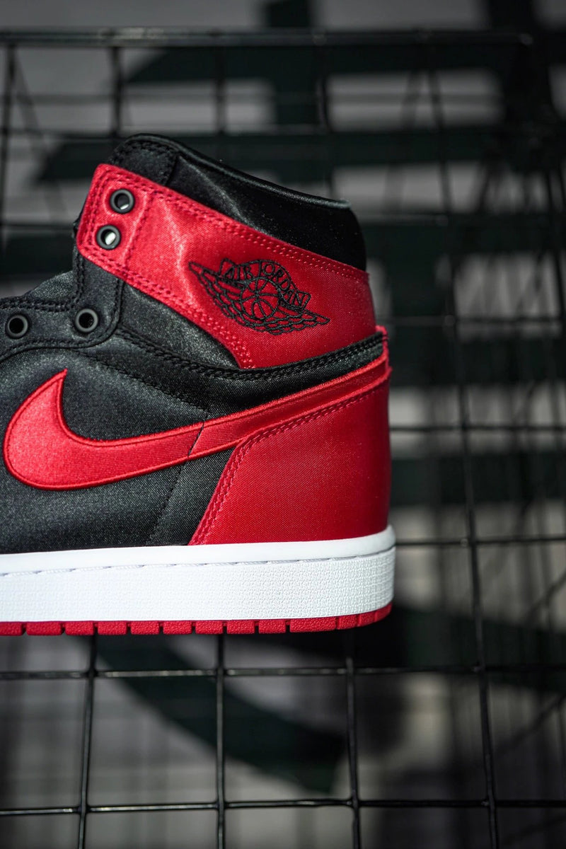 Jordan 1 High OG "Satin Bred" Preto & Seda Vermelha de Dongguan Dachang