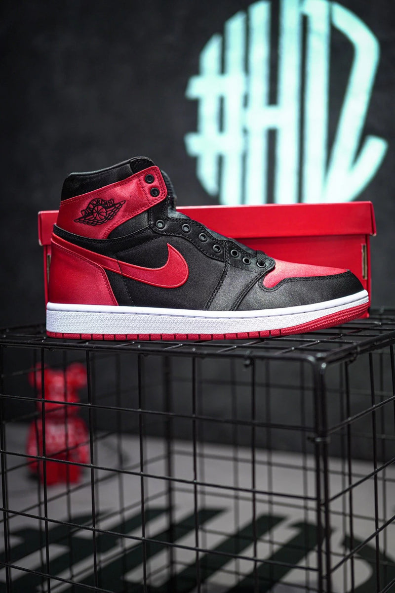 Jordan 1 High OG "Satin Bred" Preto & Seda Vermelha de Dongguan Dachang