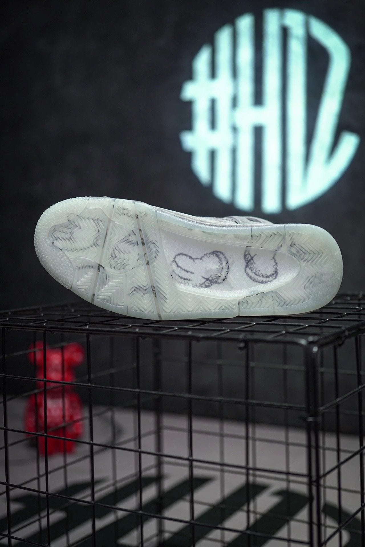 Jordan 4 Retro Kaws Grey Suede de Dongguan Dachang