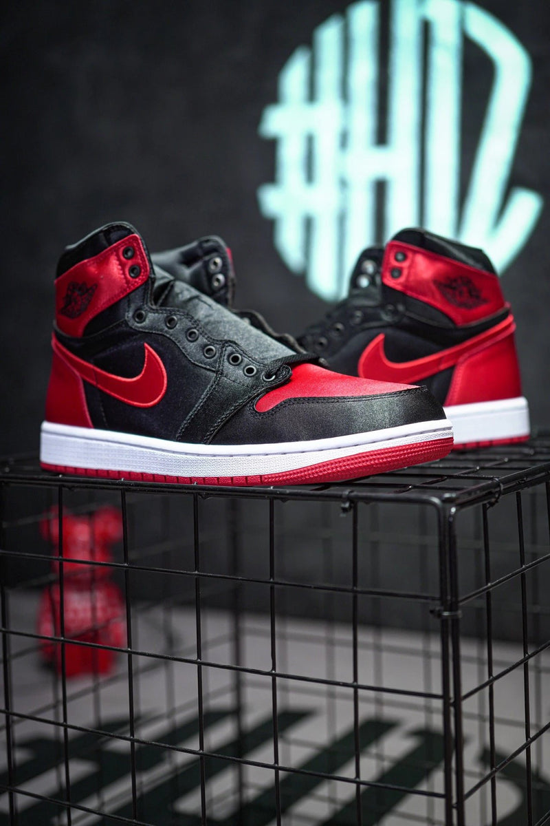 Jordan 1 High OG "Satin Bred" Preto & Seda Vermelha de Dongguan Dachang