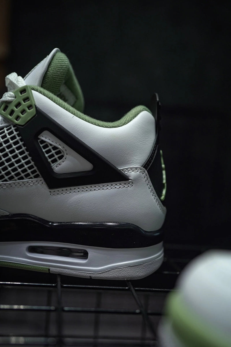 Jordan 4 "Oil Green"