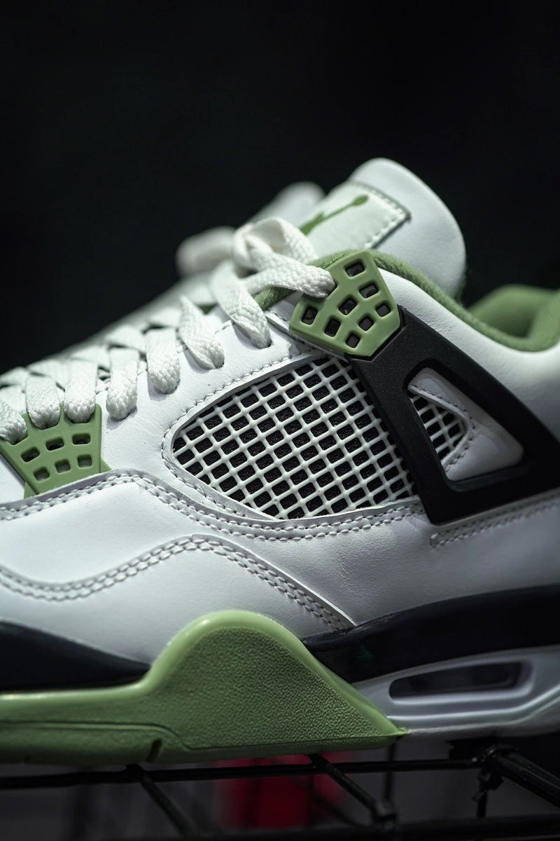 Jordan 4 "Oil Green"