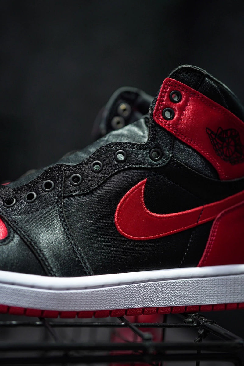 Jordan 1 High OG "Satin Bred" Preto & Seda Vermelha de Dongguan Dachang