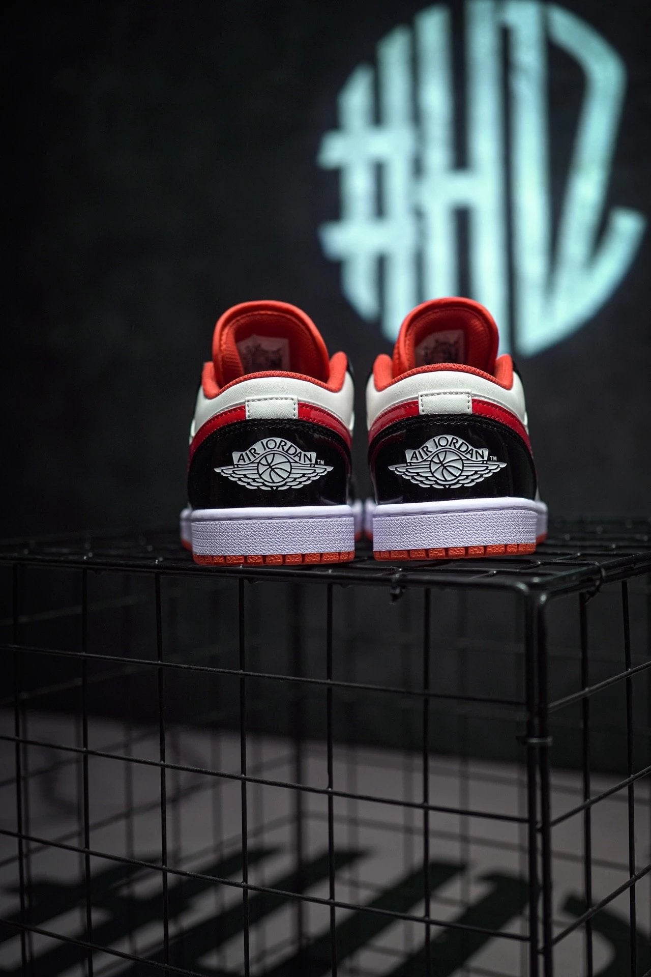 Jordan 1 Low "Halloween" Branco, Laranja e Preto Halloween