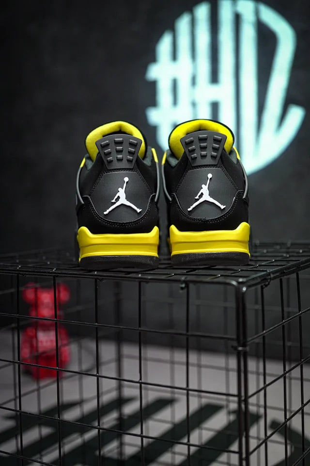 Nike Air Jordan 4 "Thunder"