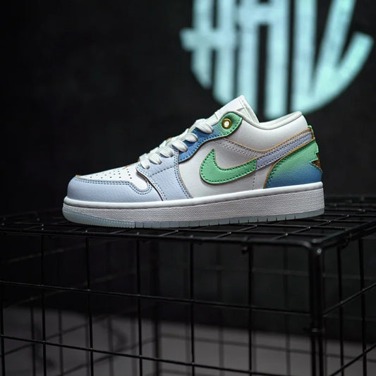 Jordan 1 Low "Emerald Rise" Branco & Azul