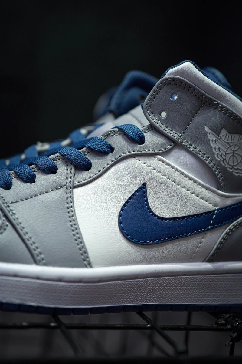 Jordan 1 Mid "True Blue" Cinza-Branco Azul