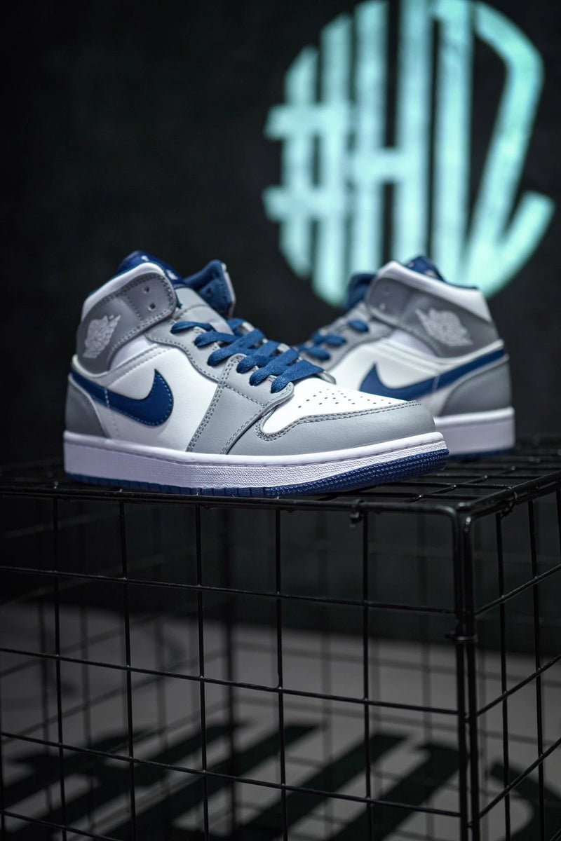 Jordan 1 Mid "True Blue" Cinza-Branco Azul