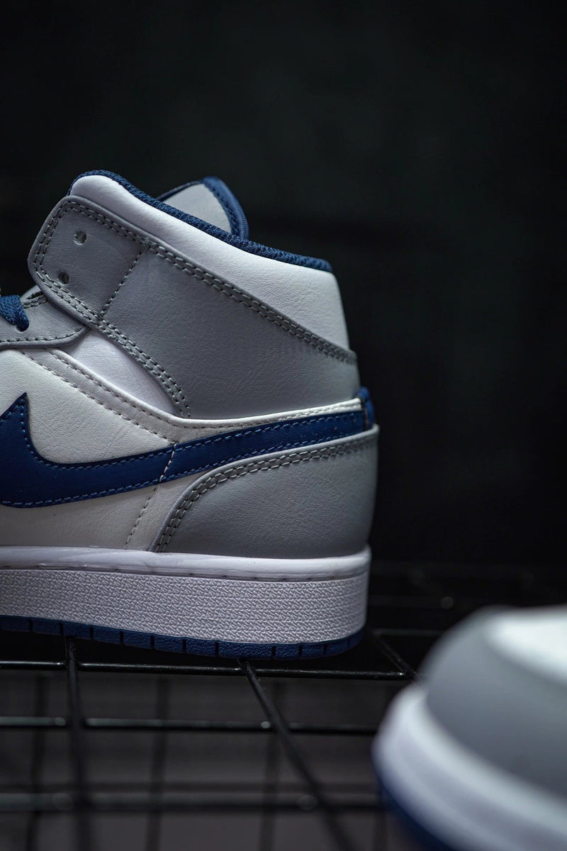 Jordan 1 Mid "True Blue" Cinza-Branco Azul