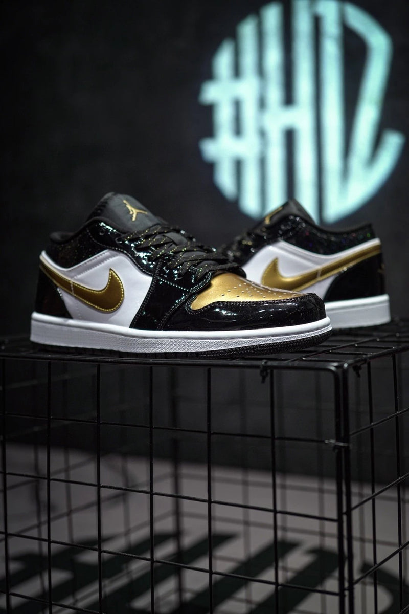 Jordan 1 Low "Gold Toe" Preto Ouro Toe