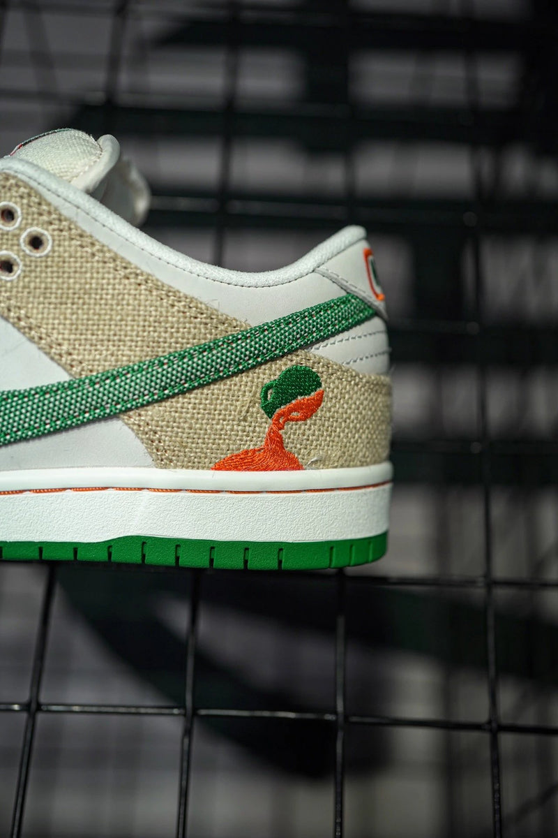 Jarritos x Nike SB Dunk Low "Fantasma e Malaquita"