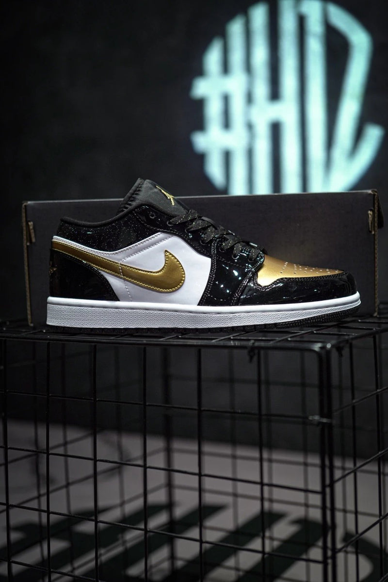 Jordan 1 Low "Gold Toe" Preto Ouro Toe