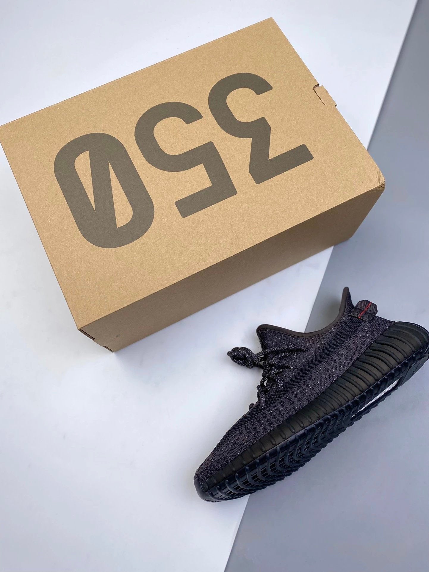 Adidas Yeezy Boost 350 V2