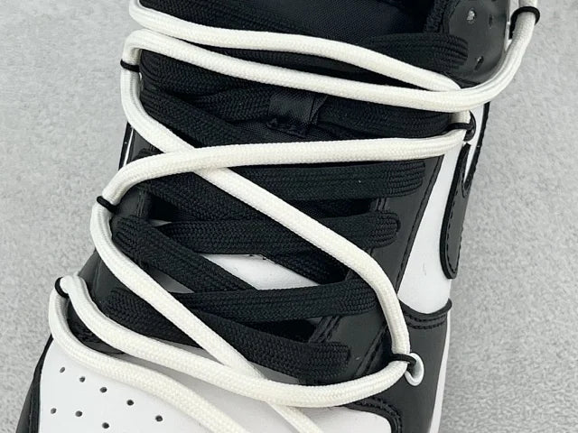 NBA x Dunk Low Retro Black & Panda Branco