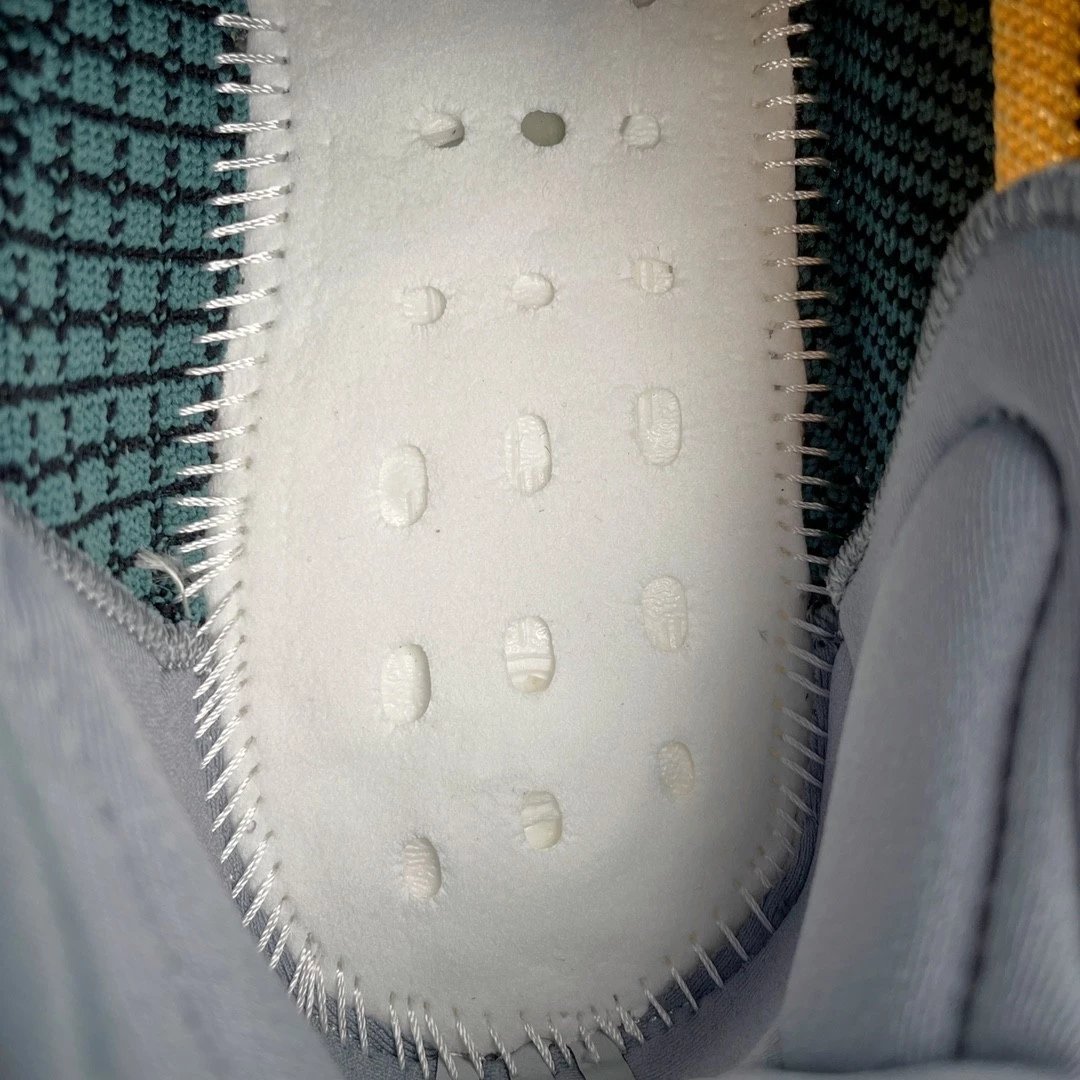 Adidas Yeezy Boost 350 V2 Ash Blue Washed Denim Americas Limited Pipoca